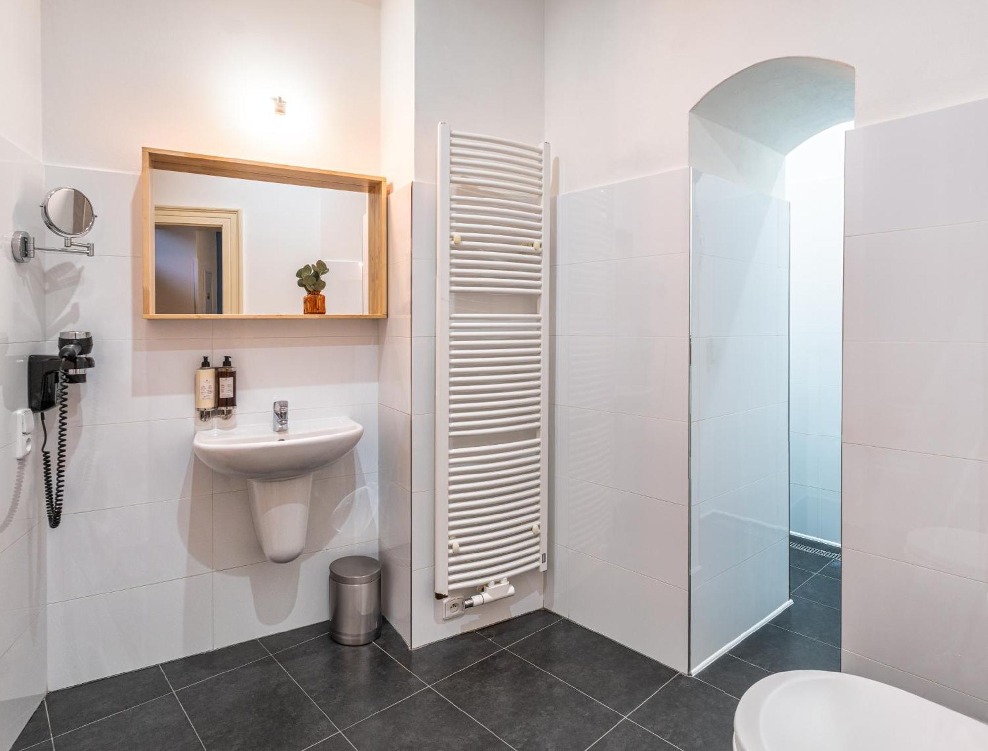 4 Arts Suites Prag Zimmer foto
